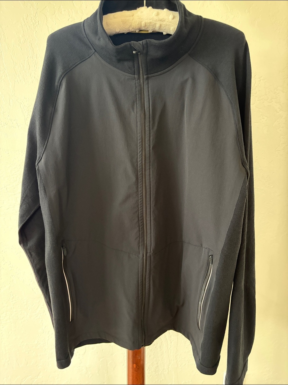 Men’s lightweight Smartwool jacket.